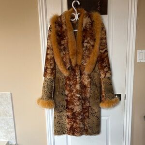 Stylish Brown Leather Jacket with Fur Trim
